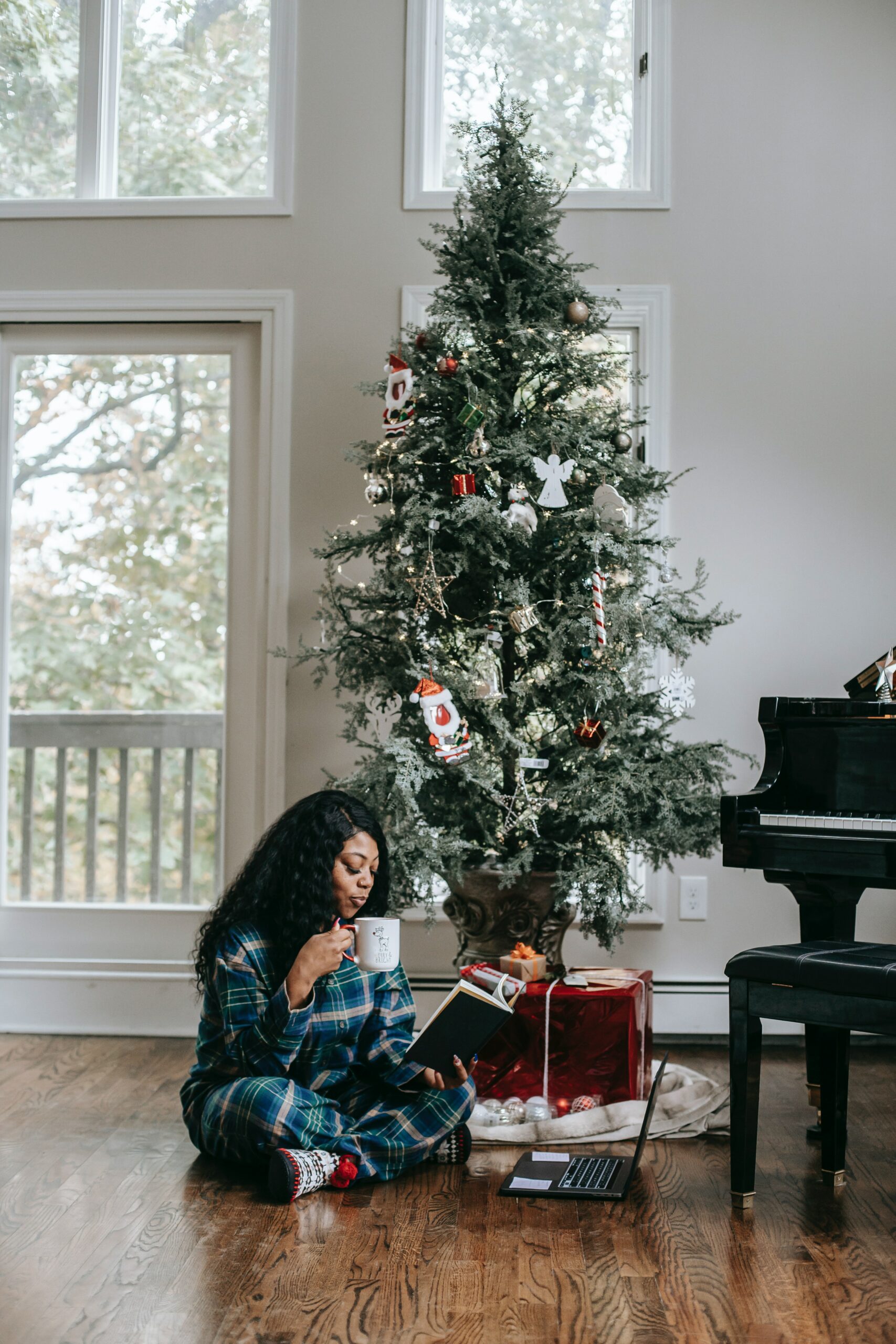 vleugelpiano koffie thee laptop kerst