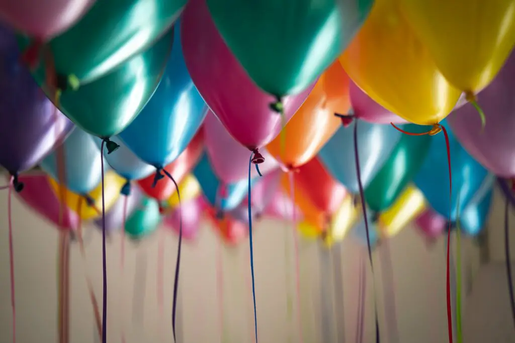 Ballons couleurs anniversaire